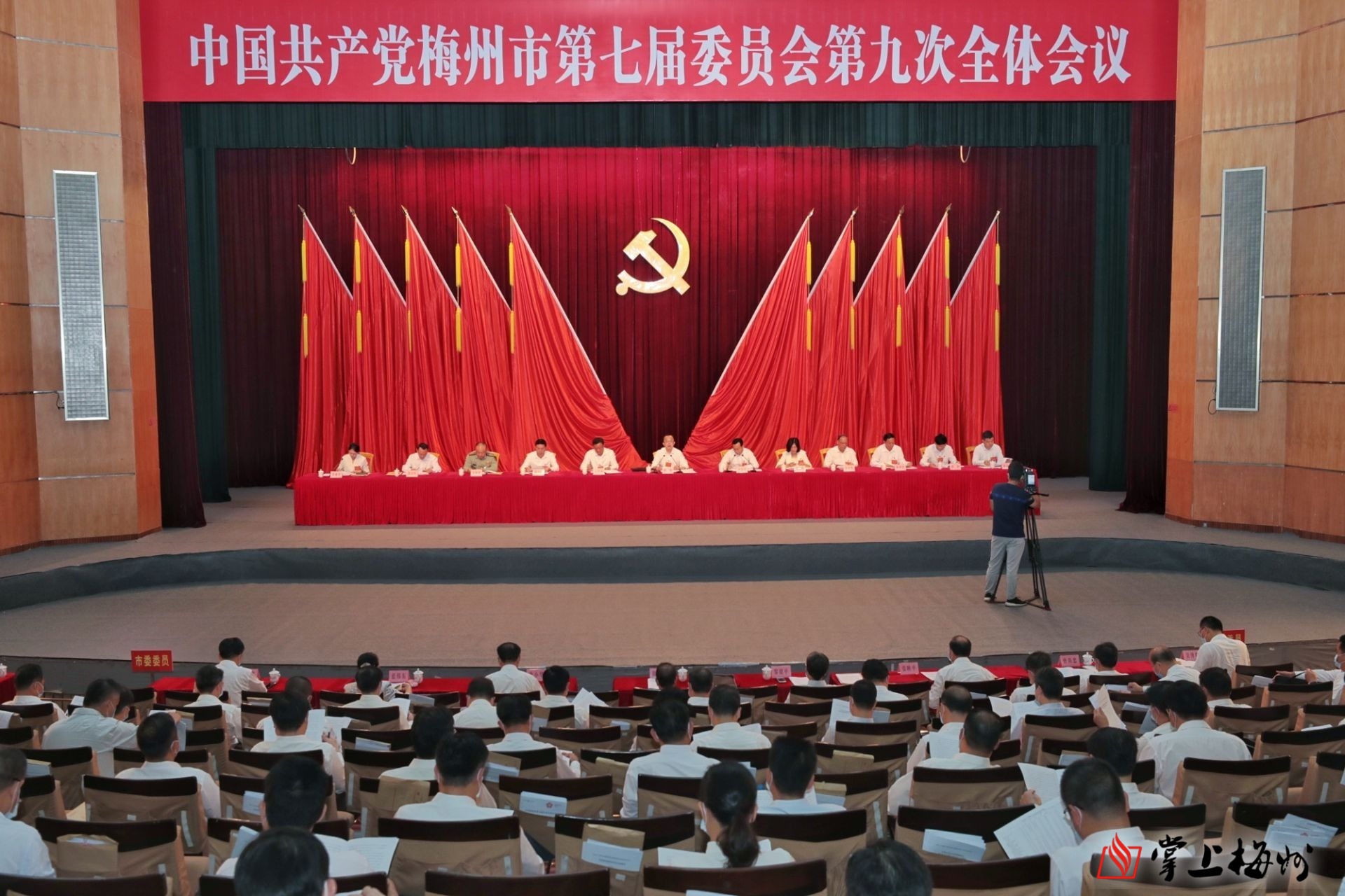 以习近平新时代中国特色社会主义思